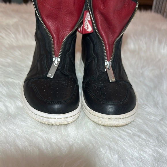 Nike Black and White AirJordan Retro zip - Picture 9 of 12